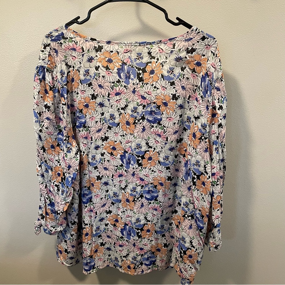 Floral blouse - Picture 3 of 4
